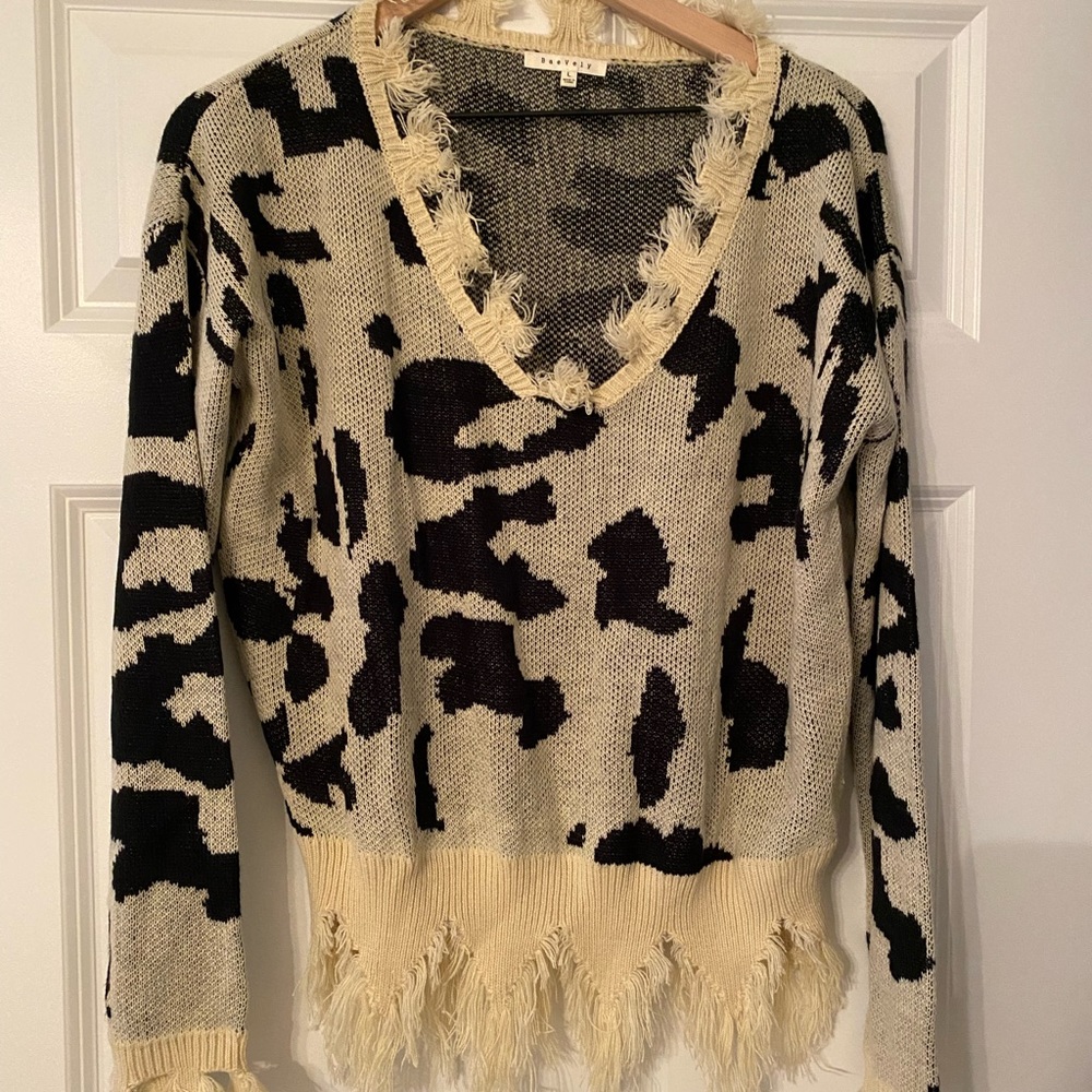 Baeveley distressed leopard sweater NWOT